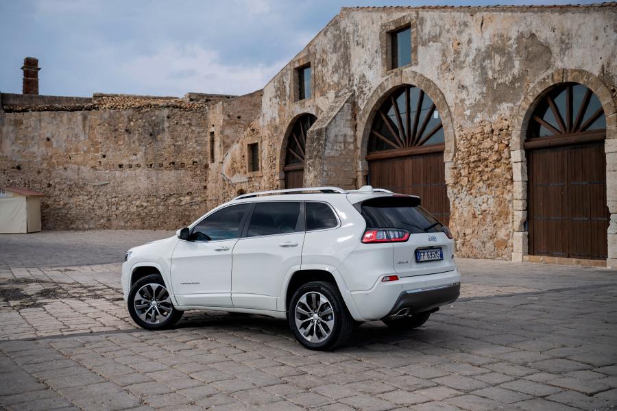  Jeep Cherokee Overland (KL) 2018 года  (WW) (фото 19 из 58)